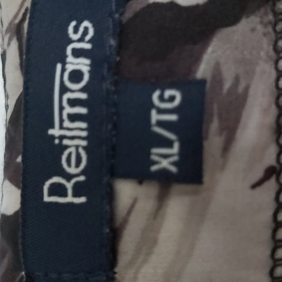 Nice top - Picture 2 of 3